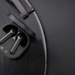 Soundpeats-TrueAir-2-earphones-black